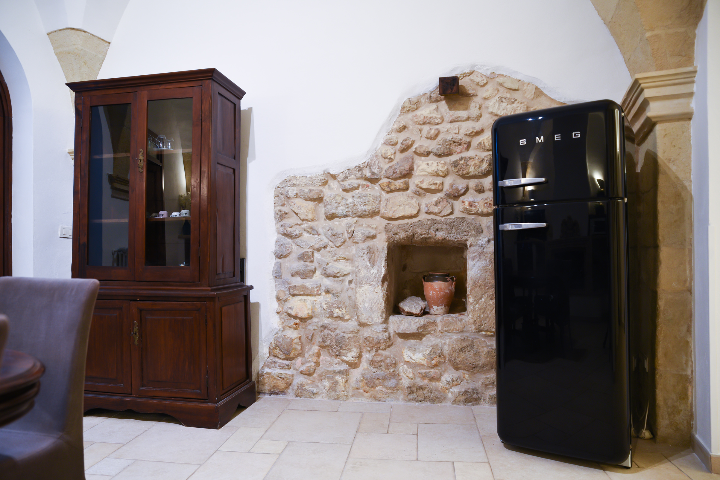 Pietra leccese a vista, Bnb lecce, appartamento centro storico lecce, casa vacanze lecce. Camera matrimoniale lecce. Hotel a Lecce. B&b lecce. Bnb Lecce. bad and breakfast lecce, bed and breakfast a Lecce.