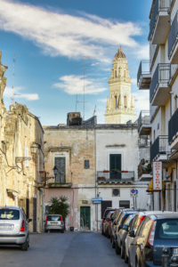 Campanile del Duomo di Lecce, vista vicino Milestone inn Lecce. Bnb lecce, appartamento centro storico lecce, casa vacanze lecce. Camera matrimoniale lecce. Hotel a Lecce. B&b lecce. Bnb Lecce. bad and breakfast lecce, bed and breakfast a Lecce.