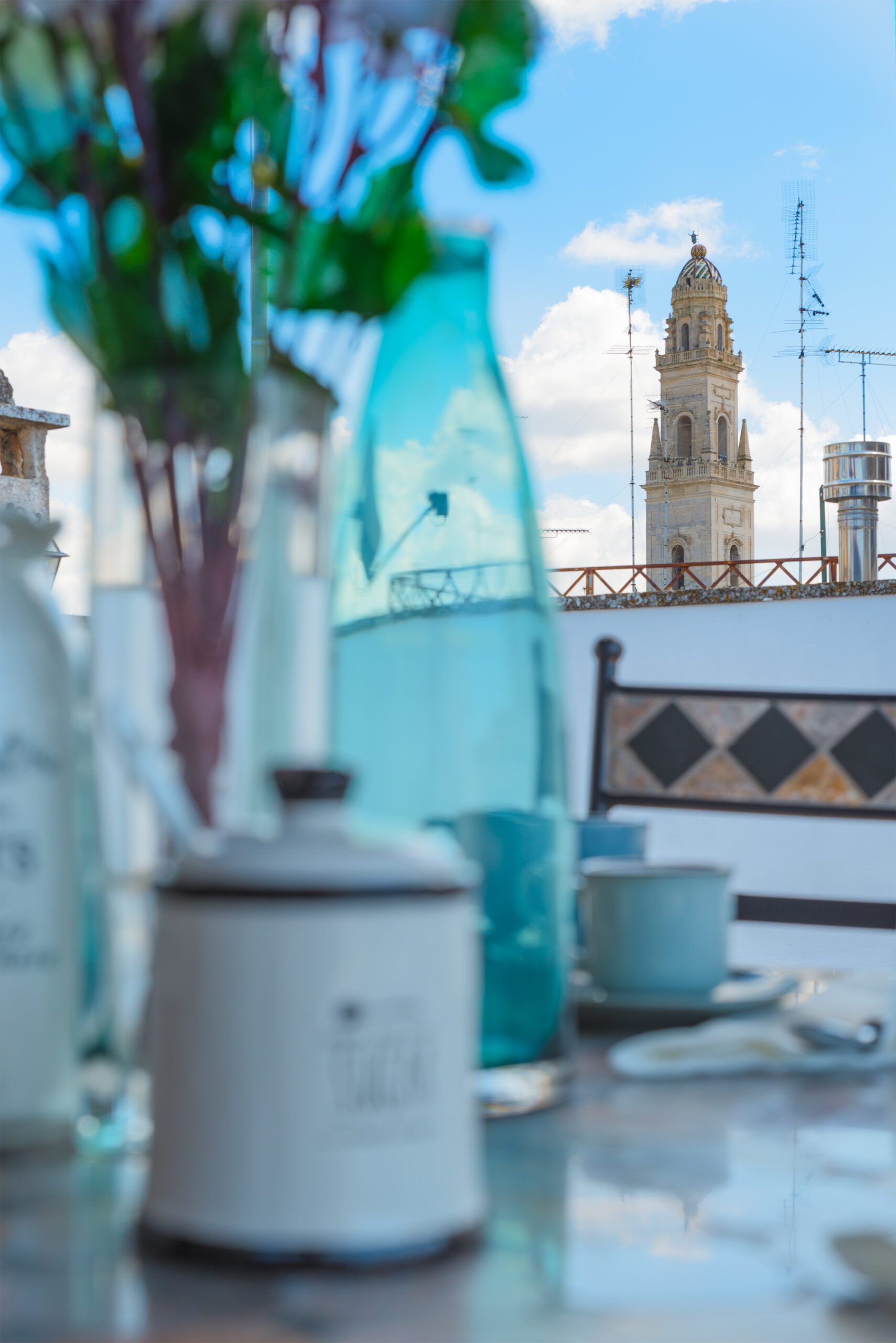 Bnb lecce, appartamento centro storico lecce, casa vacanze lecce. Camera matrimoniale lecce. Hotel a Lecce. B&b lecce. Bnb Lecce. bad and breakfast lecce, bed and breakfast a Lecce. Terrazzo con vista Campanile del Duomo